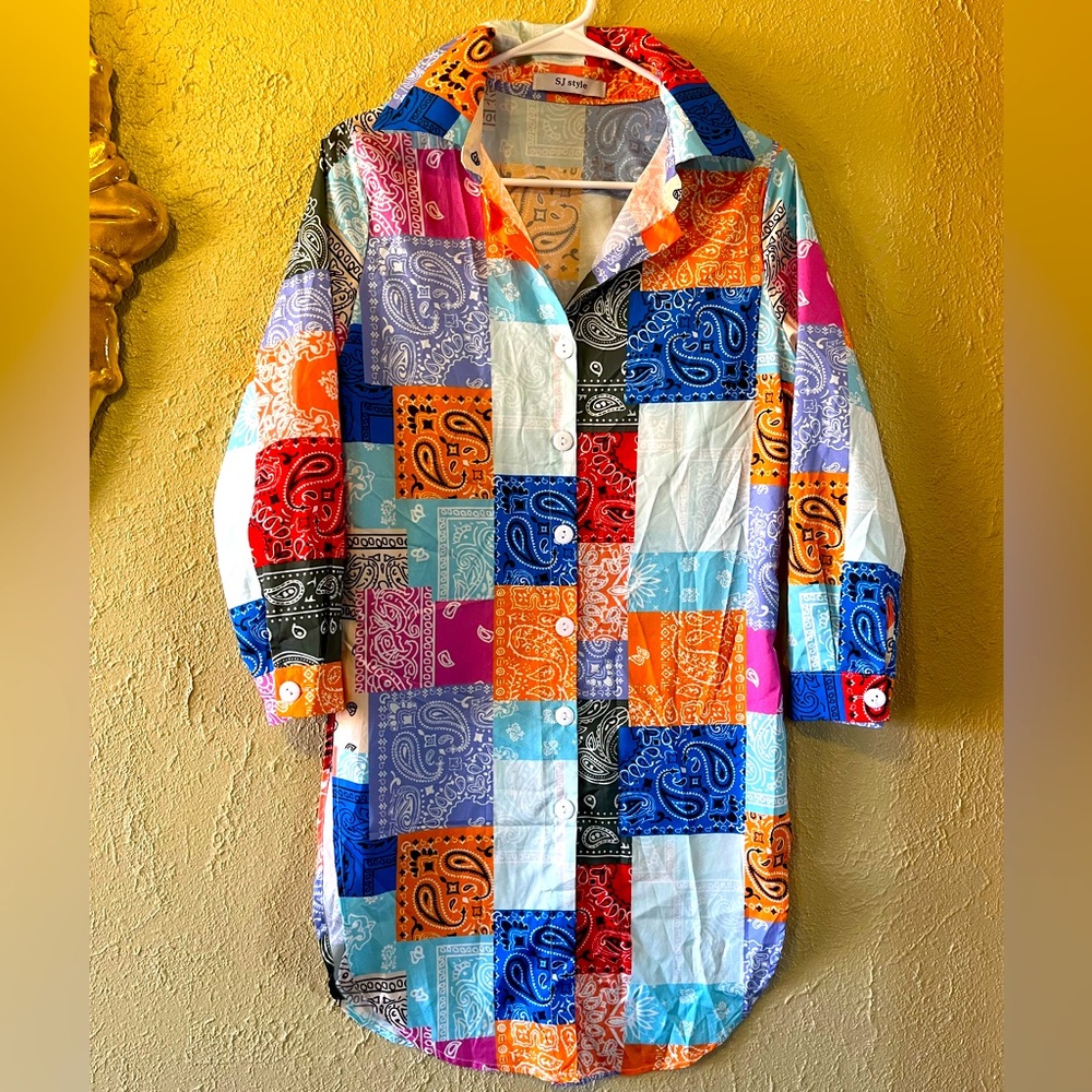 Beautiful bandanna print button up blouse/dress/duster